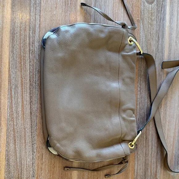 Burberry Tan Leather Crossbody Bag - Picture 5 of 10